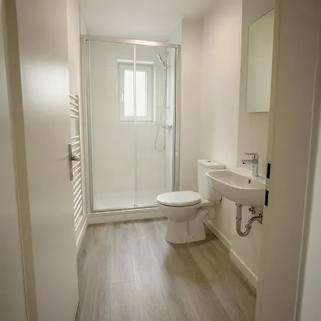 Polsumer Moderne Fuer Monteure & Familien Nahe Veltins-arena, Movie Park, Nordsternpark, Amphitheater & Autobahnen A2 & A42 Mit Balkon 盖尔森基兴